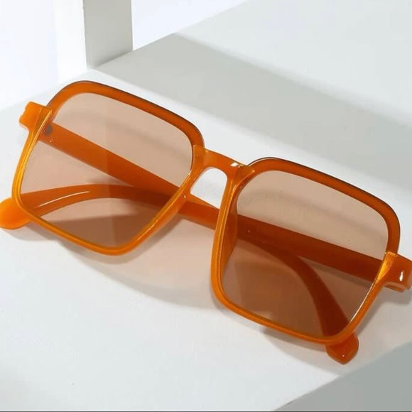 Groovy glasses - Picture 2 of 2